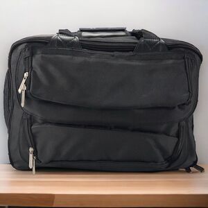 Sovrano Logomark Large Expandable Travel Duffle Bag Shoulder Strap Black NEW